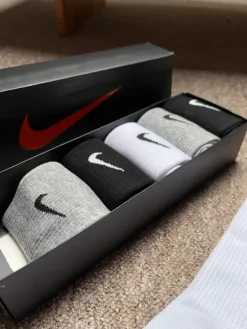 Hot Nike Premium Socks 6 Pairs Like New One Size