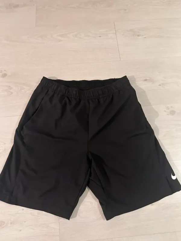 Sale Nike pyöräilyshortsit