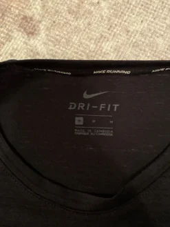 Discount Nike Running DRI - fit T- paita