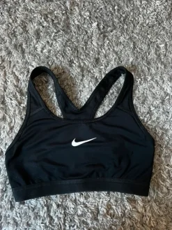 Hot Nike S -kokoiset urheiluliivit