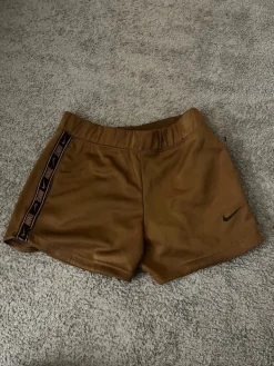 Nike shortsit