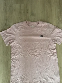 Discount Nike tpaita