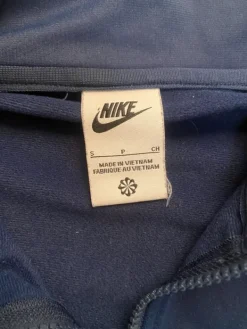 Outlet Nike tracksuit