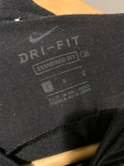 Online Nike treenipaita