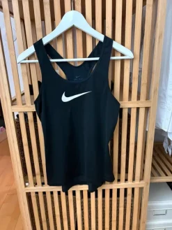 Clearance Nike treenitoppi