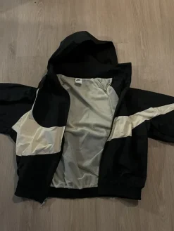 Best Nike Tuulitakki