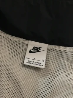 Best Nike Tuulitakki