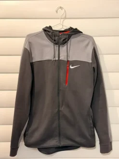 Discount Nike ulkoilutakki/huppari