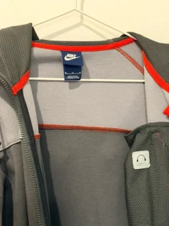 Discount Nike ulkoilutakki/huppari