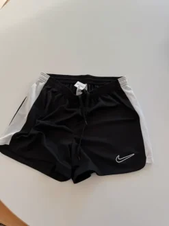Sale Nike urheilushortsit