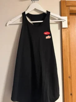 Online Nike urheilutoppi