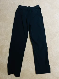 New Nike verkkahousut