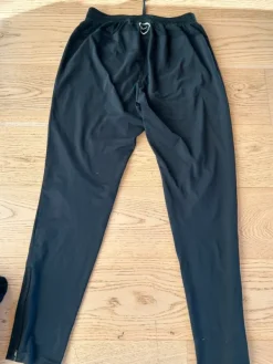 Best Nike verkkahousut