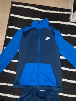 Hot Nike verryytely puku