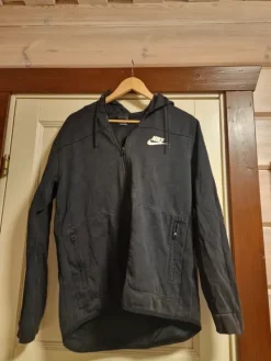 Best Nike -vetoketjuhuppari