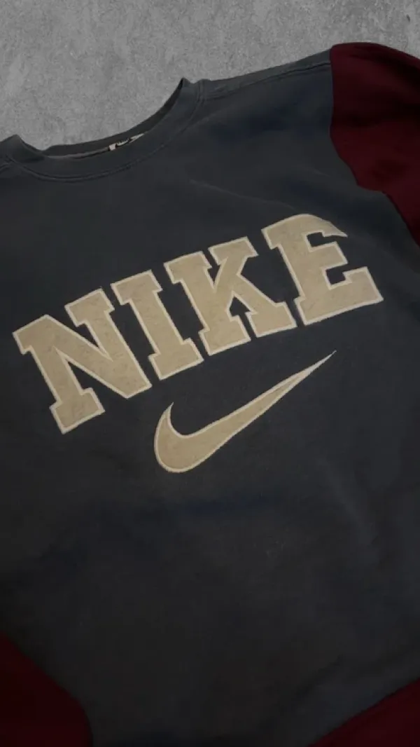 Discount Nike vintage sweatshirt