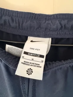 Online Nike n urheiluhousut