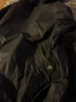 Hot Nike sb tuulitakki