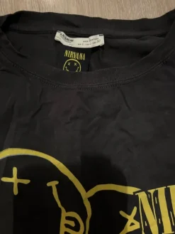 Outlet Pull & Bear Nirvana t-paita