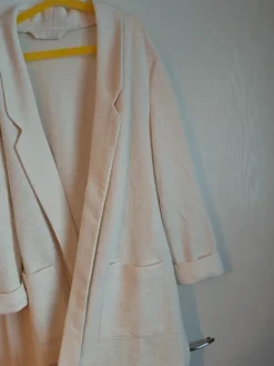 Online Amisu Ohut neuletakki 42