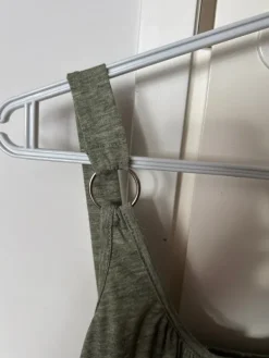 Hot Oliivinvihreä kesämekko