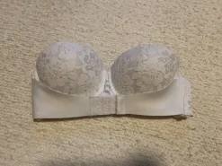 New H&M Olkaimettomat rintaliivit