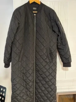 Clearance ONLY koko M hyväkuntoinen takki