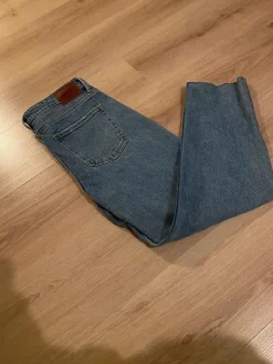 New ONLY , suorat farkut.