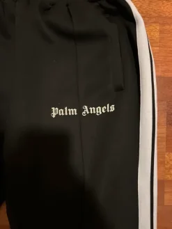 Outlet Palm Angles track bottom