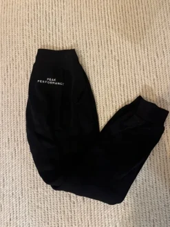 Clearance Peak Performance housut