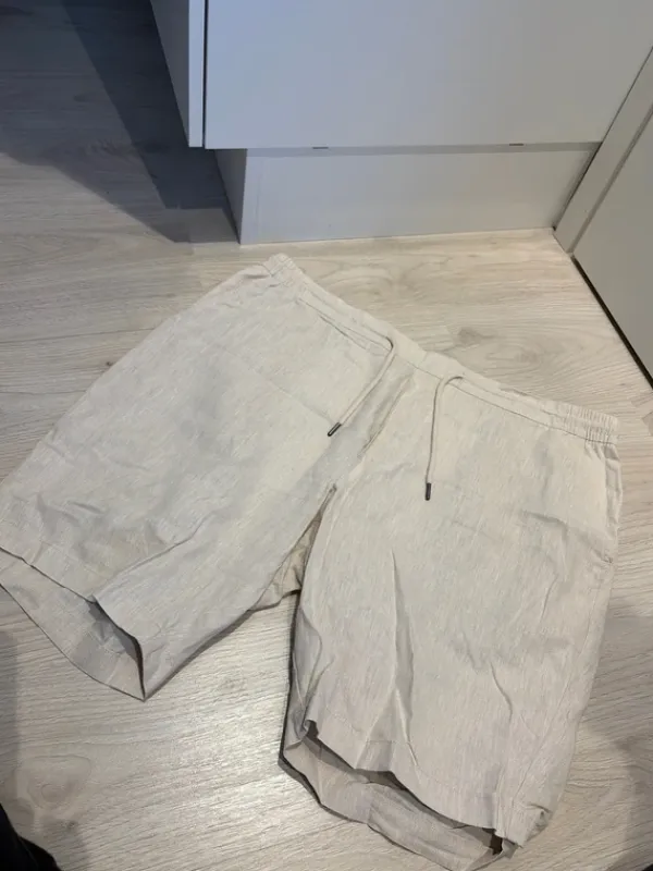 Discount Dressmann Pellava shortsit