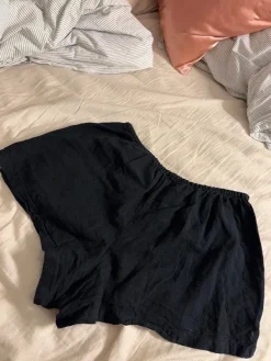 New Gina Tricot Pellavasekoite shortsit