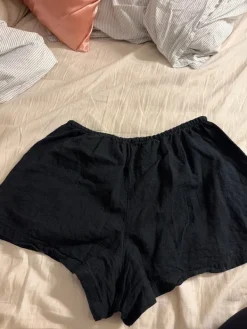 New Gina Tricot Pellavasekoite shortsit