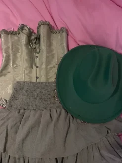 Hot ei brändiä Penkkari asu