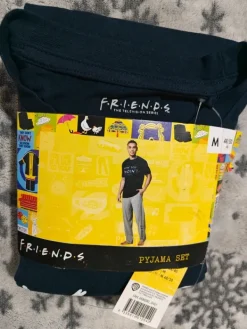 Hot Piżama męska bawełniana F.R.i.E.n.d.S komplet koszulka długi rękaw i długie spodnie, r. M 48/50