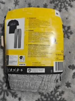 Hot Piżama męska bawełniana F.R.i.E.n.d.S komplet koszulka długi rękaw i długie spodnie, r. M 48/50