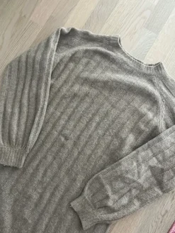 Online Pieces neulemekko S