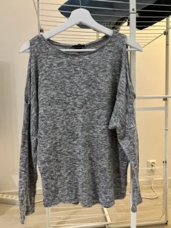 Sale Amisu Pitkähihainen avonaisilla olkapäillä