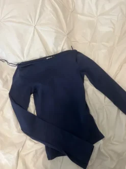 Outlet pitkähihanen