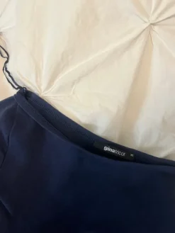 Outlet pitkähihanen