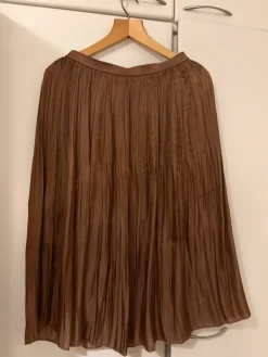 Hot ONLY Pliseerattu hame