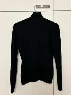 New Anna Field Pooloneule