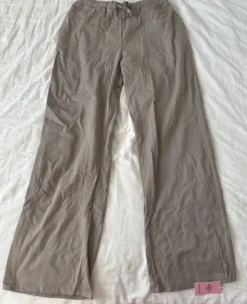 Online PrettyLittleThing olohousut