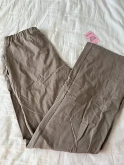 Online PrettyLittleThing olohousut