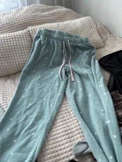 Clearance beloved Pörröiset yöhousut