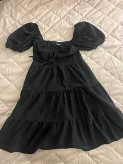 Sale Gina Tricot puff sleeve doll style dress