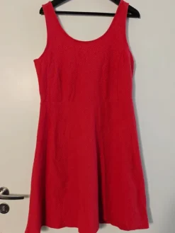 Clearance Punainen mekko