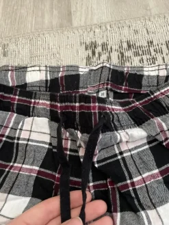 Sale entiedä Pyjamahousut