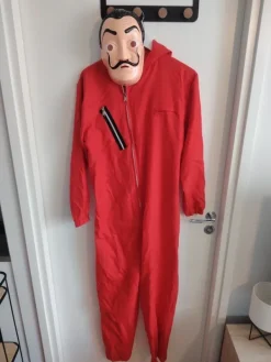 Discount punanaamio Rahapaja / La casa de papel / Money heist asu, haalari ja naamio