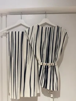 Discount Raidallinen Reserved-setti (toppi ja housut)